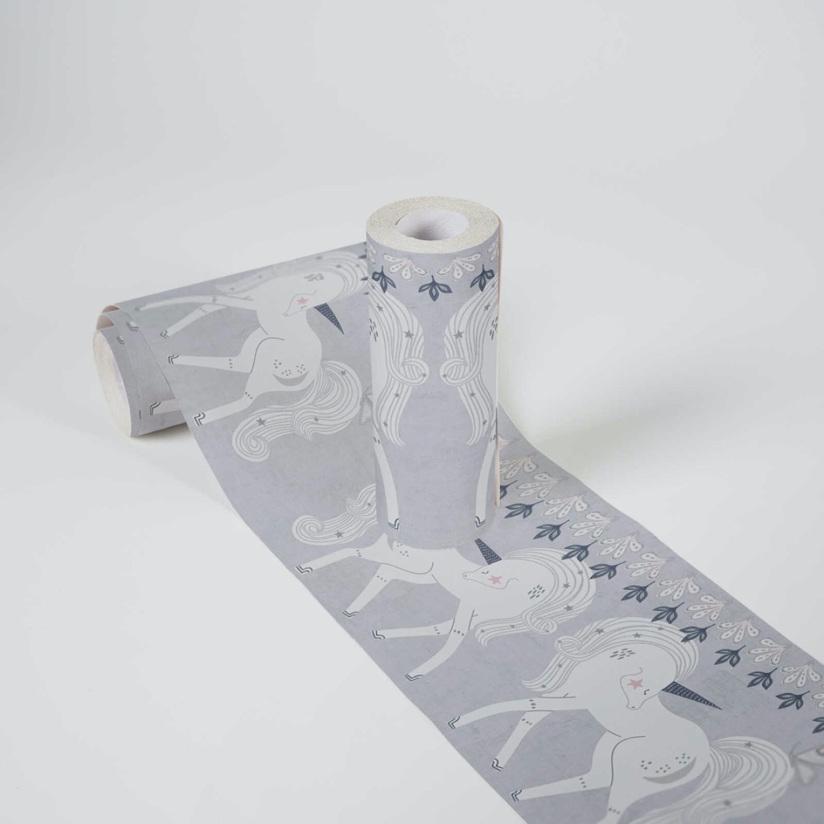 Lilly + Luis 77147-1